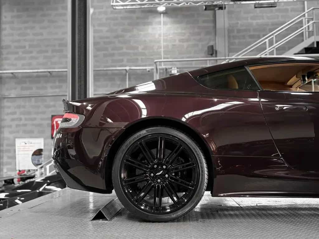 Aston Martin DBS V12 5.9 - Amethyst Red 01/2010-photo-15