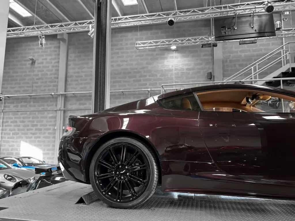 Aston Martin DBS V12 5.9 - Amethyst Red 01/2010-photo-16