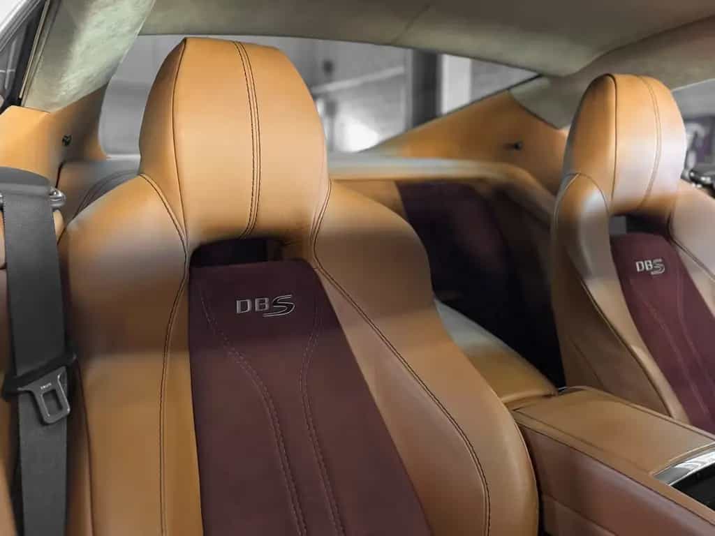 Aston Martin DBS V12 5.9 - Amethyst Red 01/2010-photo-32