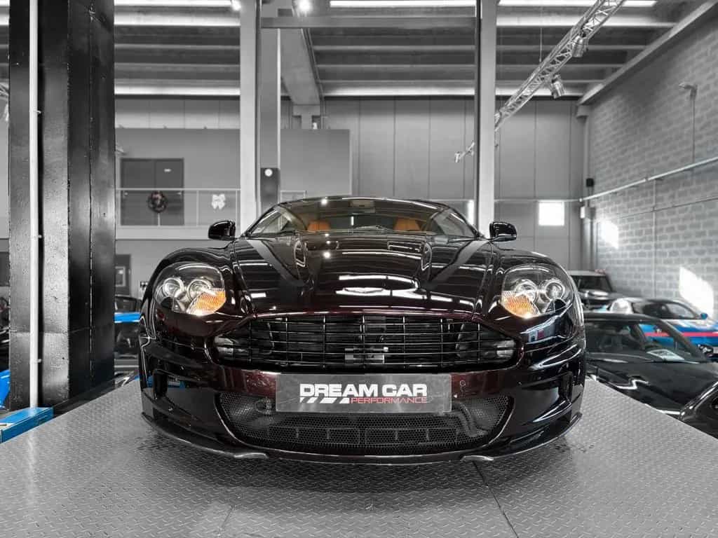 Aston Martin DBS V12 5.9 - Amethyst Red 01/2010-photo-4