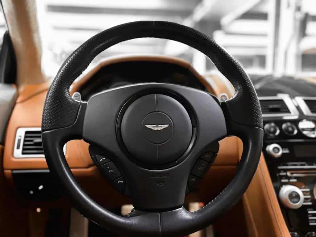 Aston Martin DBS V12 5.9 - Amethyst Red 01/2010-photo-47