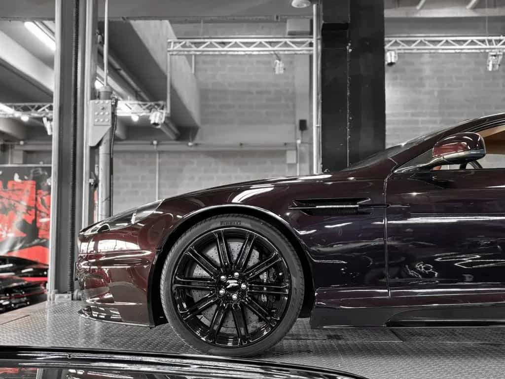 Aston Martin DBS V12 5.9 - Amethyst Red 01/2010-photo-7