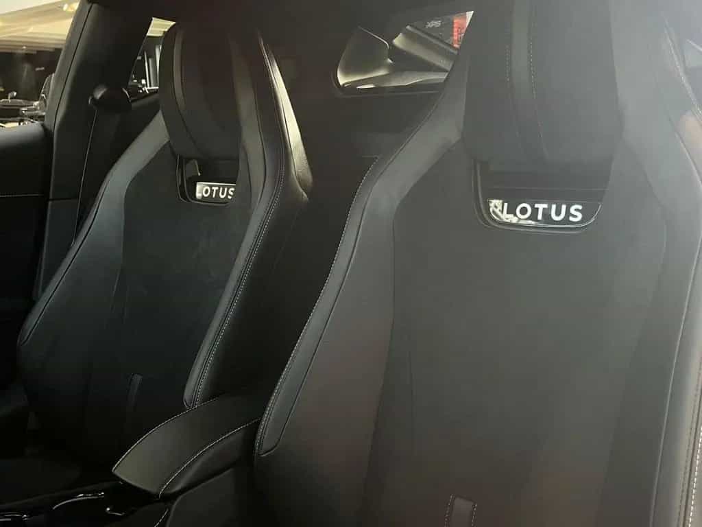 Lotus Emira Turbo SE null-photo-13