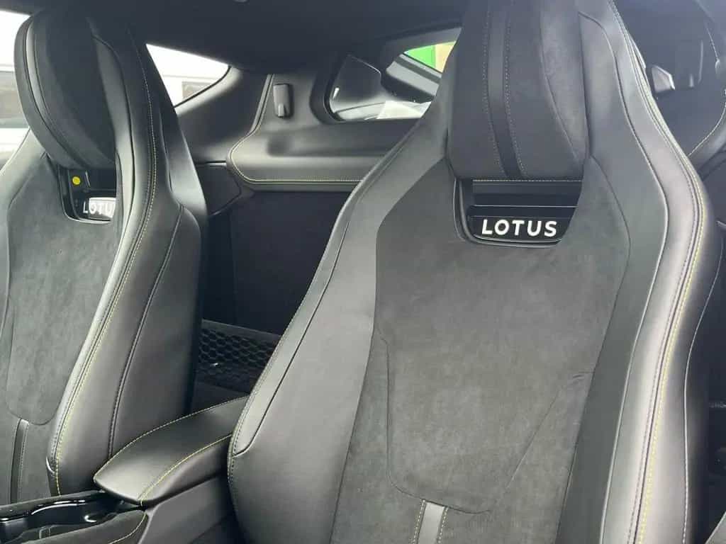 Lotus Emira V6 SE null-photo-10