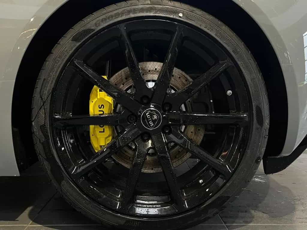 Lotus Emira V6 SE null-photo-7