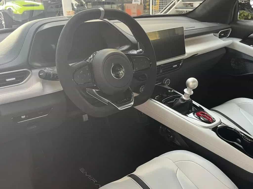 Lotus Emira V6 SE MY26 null-photo-9