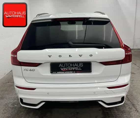 Volvo XC60 B5 B R-DESIGN MEMORY+AHK+KAMERA+GOOGLE+LED+ 03/2022-photo-5