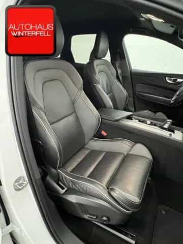 Volvo XC60 B5 B R-DESIGN MEMORY+AHK+KAMERA+GOOGLE+LED+ 03/2022-photo-6