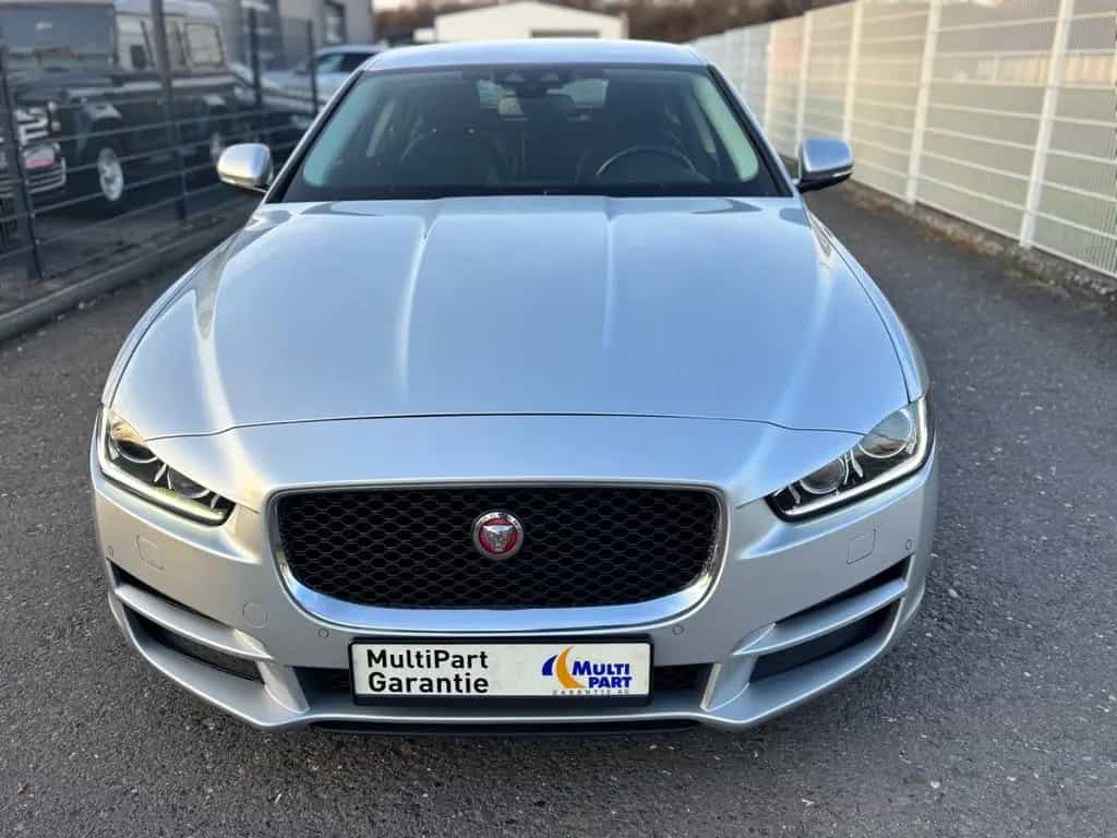 Jaguar XE 2.0 D E-Performance Prestige Autom/Navi/Leder 02/2017-photo-12