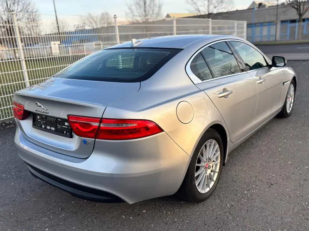 Jaguar XE 2.0 D E-Performance Prestige Autom/Navi/Leder 02/2017-photo-13