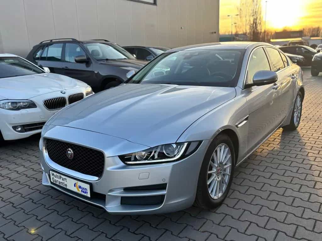 Jaguar XE 2.0 D E-Performance Prestige Autom/Navi/Leder 02/2017-photo-16