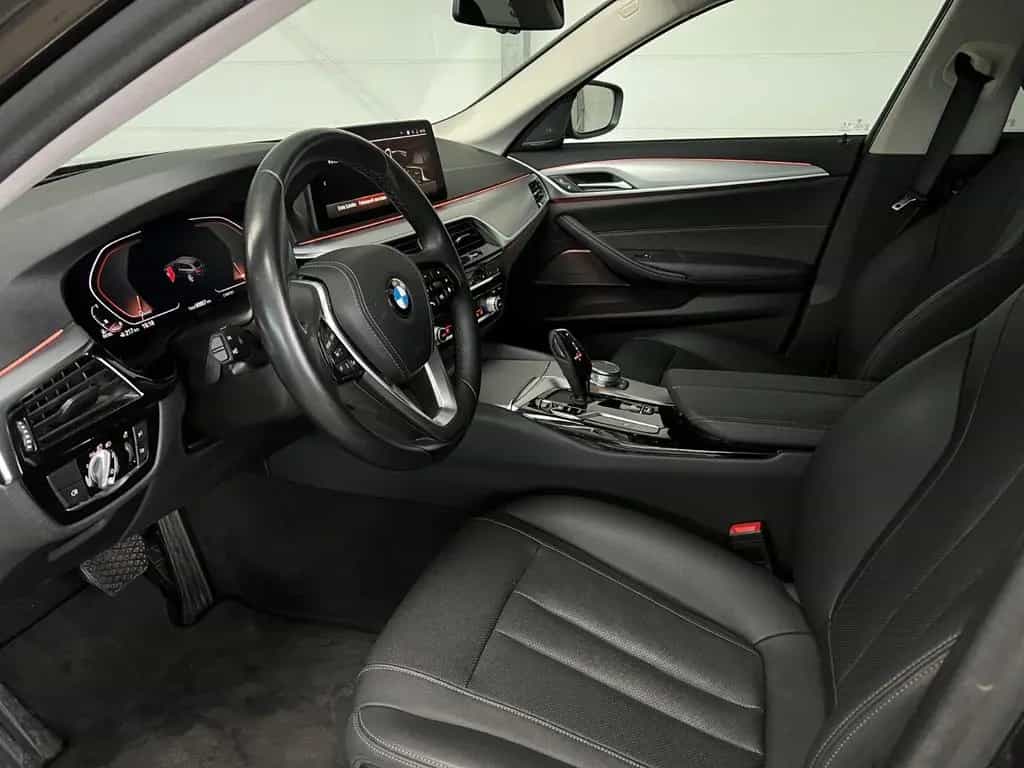 BMW 5 Series 520d Touring+HUD+Park-Assist+Harman-K.+1.Hand. 07/2022-photo-4