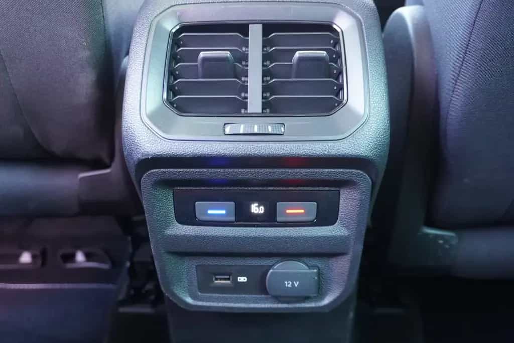 Volkswagen Tiguan 1.4 TSI Join Navi Kamera ACC AHK PDC LED 08/2018-photo-9