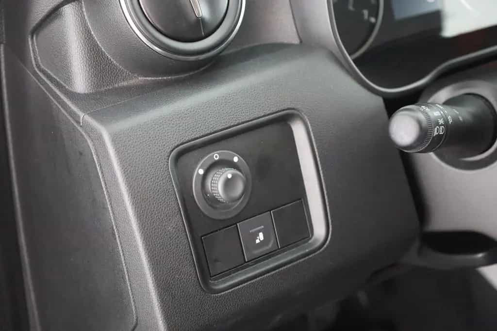 Dacia Duster 1.3 TCe Prestige LED Navi Sitzheizung DAB 03/2022-photo-19