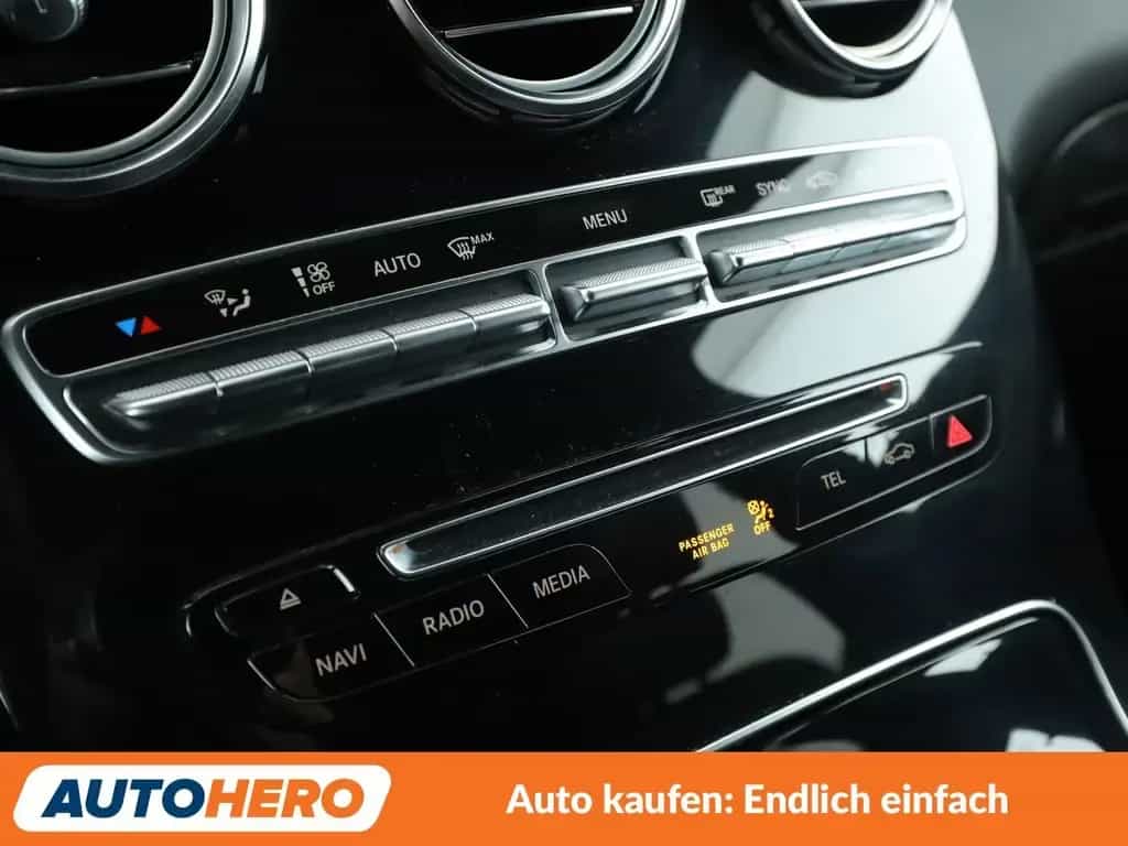 Mercedes-Benz GLC-Class GLC 250 4Matic AMG Line Aut.*NAVI*LED 11/2018-photo-21