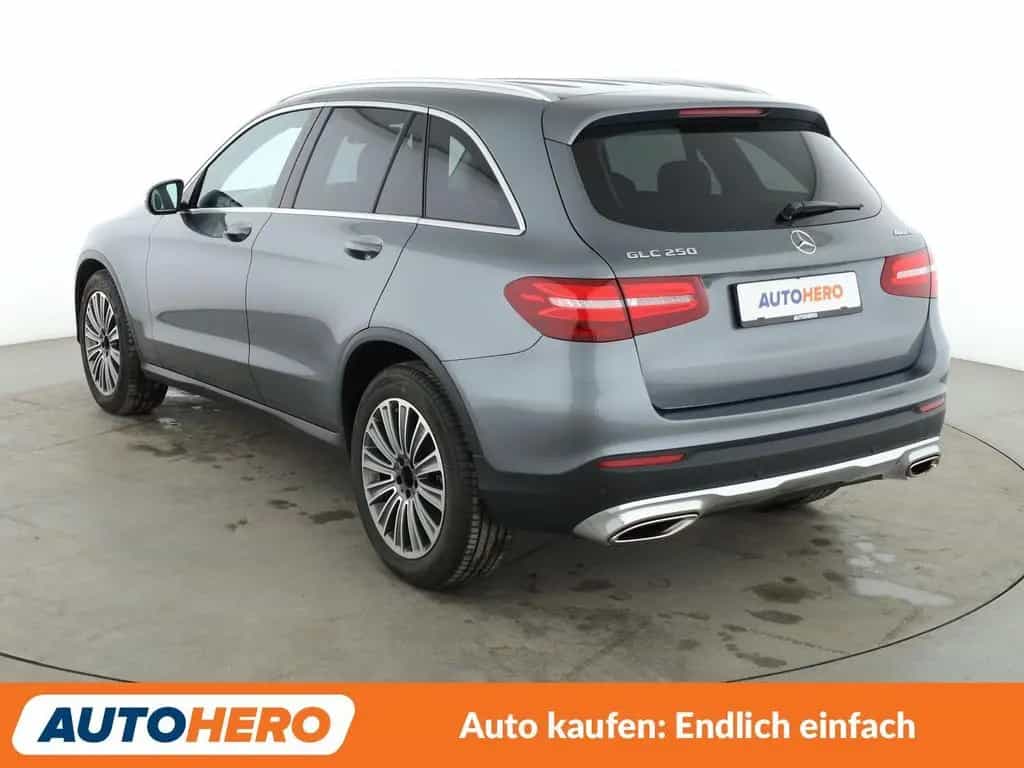 Mercedes-Benz GLC-Class 250 4Matic Exclusive Aut.*NAVI*LED*TEMPO*PDC 10/2017-photo-3