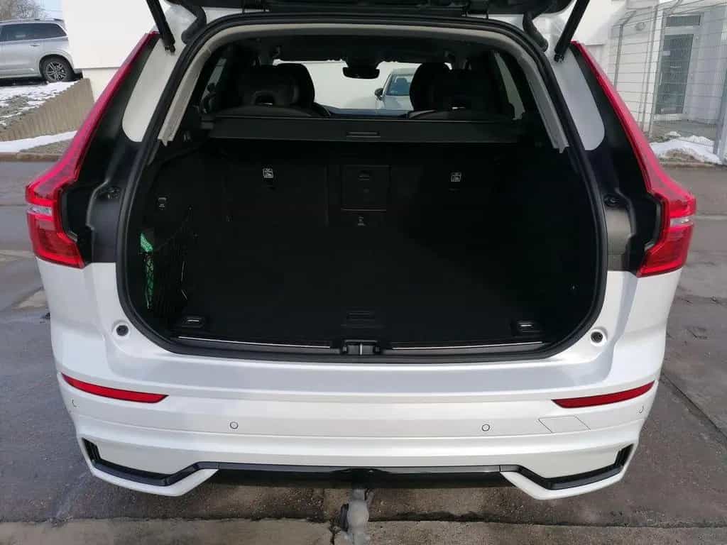 Volvo XC60 B4 AWD Plus Dark 4xSHZ ACC AHK FHZ H/K STHZ 03/2023-photo-13