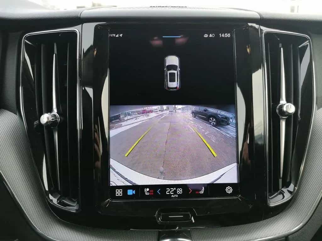 Volvo XC60 B4 AWD Plus Dark 4xSHZ ACC AHK FHZ H/K STHZ 03/2023-photo-14