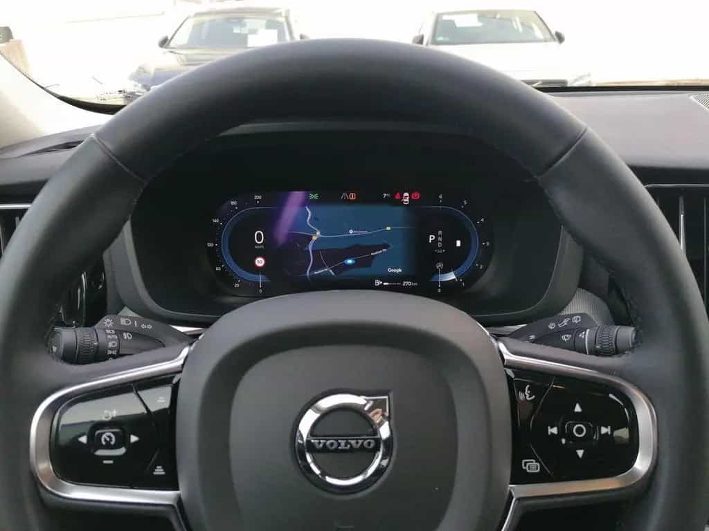 Volvo XC60 B4 AWD Plus Dark 4xSHZ ACC AHK FHZ H/K STHZ 03/2023-photo-15