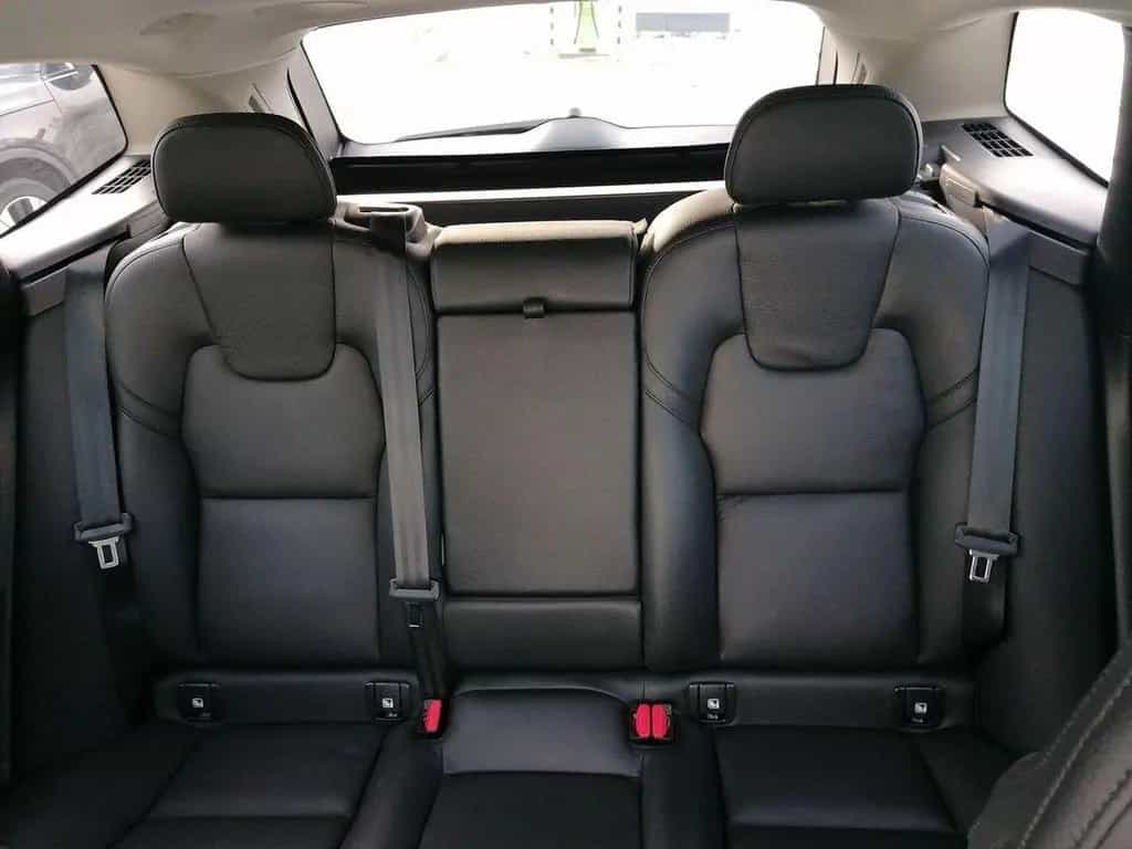 Volvo XC60 B4 AWD Plus Dark 4xSHZ ACC AHK FHZ H/K STHZ 03/2023-photo-17