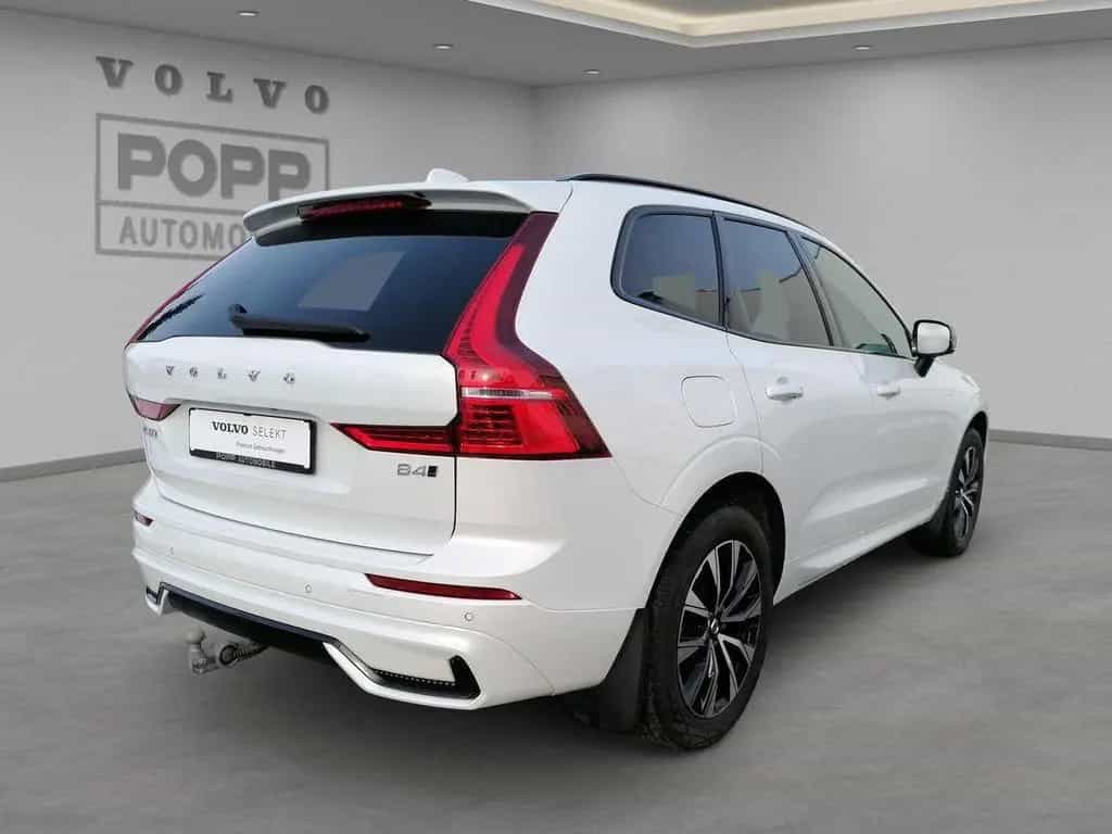 Volvo XC60 B4 AWD Plus Dark 4xSHZ ACC AHK FHZ H/K STHZ 03/2023-photo-2