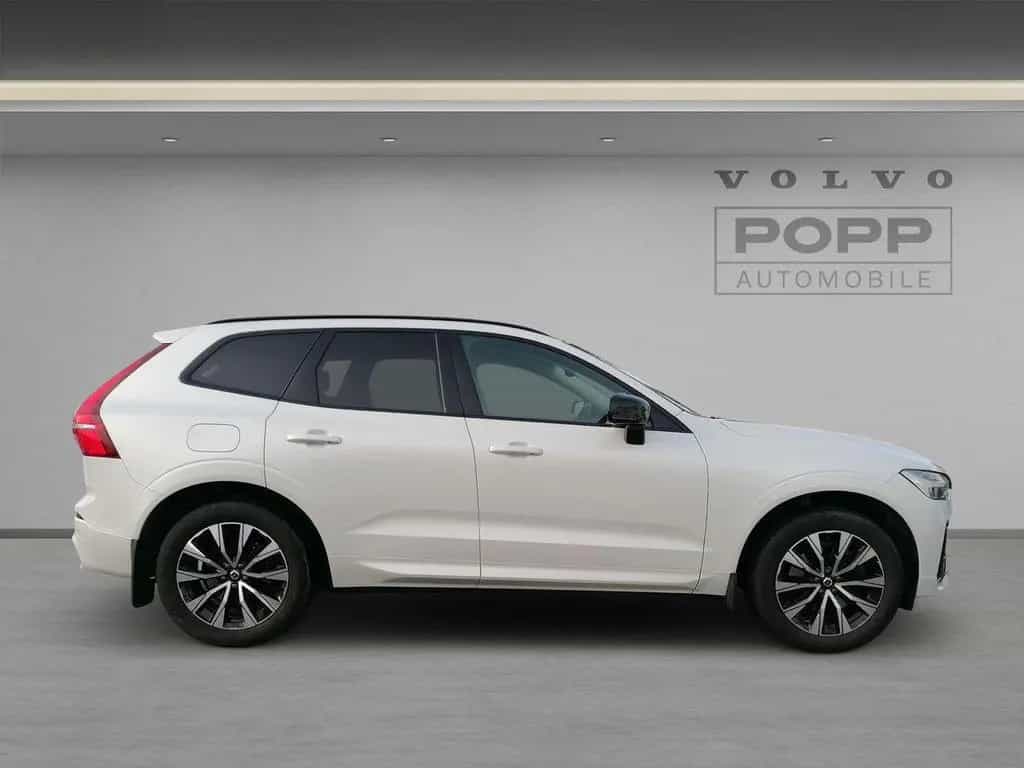 Volvo XC60 B4 AWD Plus Dark 4xSHZ ACC AHK FHZ H/K STHZ 03/2023-photo-3