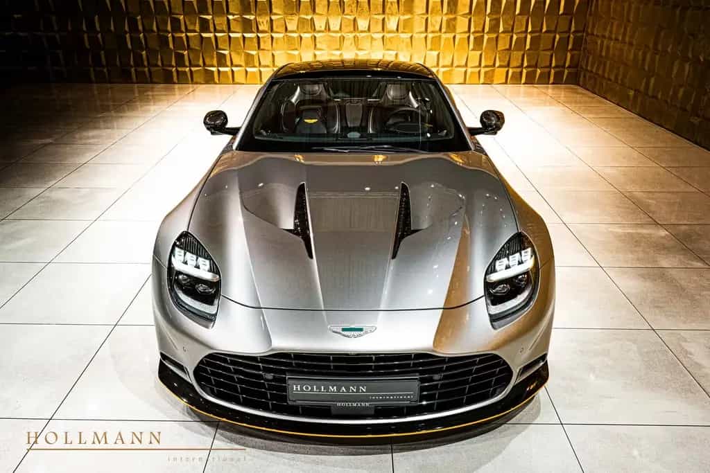 Aston Martin Vanquish Coupe +Carbon+Panoramic+MY26 null-photo-10