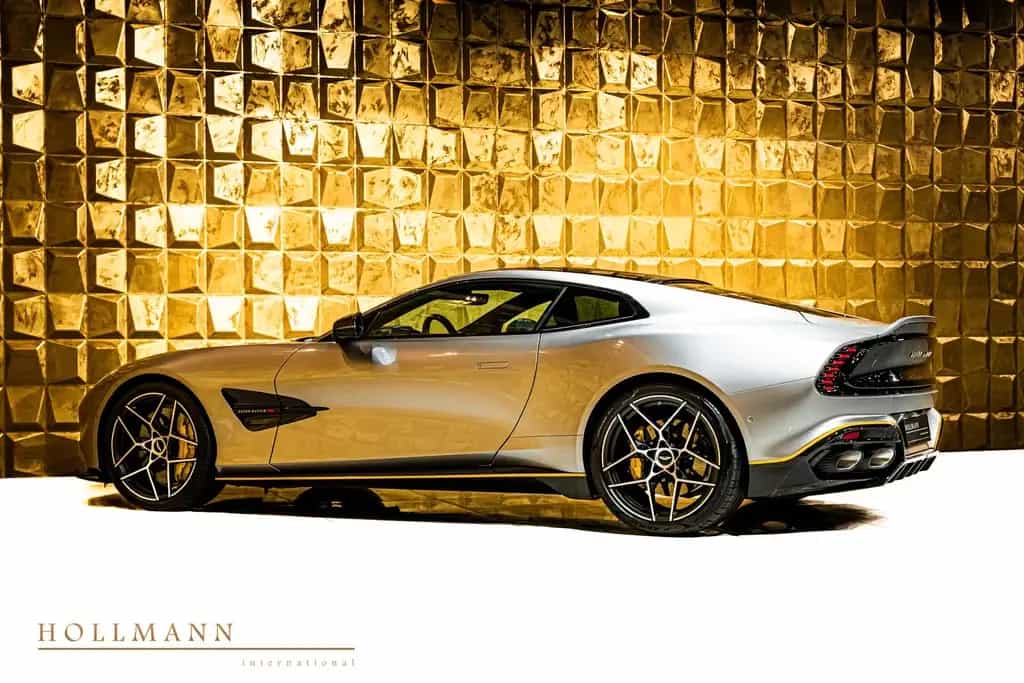 Aston Martin Vanquish Coupe +Carbon+Panoramic+MY26 null-photo-12