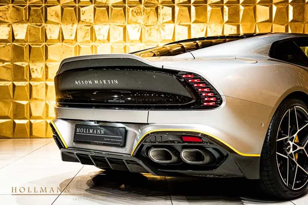 Aston Martin Vanquish Coupe +Carbon+Panoramic+MY26 null-photo-15