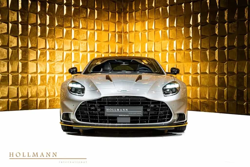 Aston Martin Vanquish Coupe +Carbon+Panoramic+MY26 null-photo-2