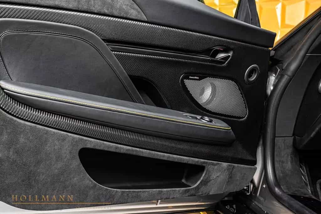 Aston Martin Vanquish Coupe +Carbon+Panoramic+MY26 null-photo-20