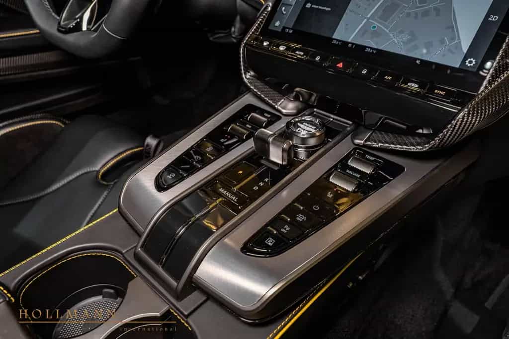Aston Martin Vanquish Coupe +Carbon+Panoramic+MY26 null-photo-23