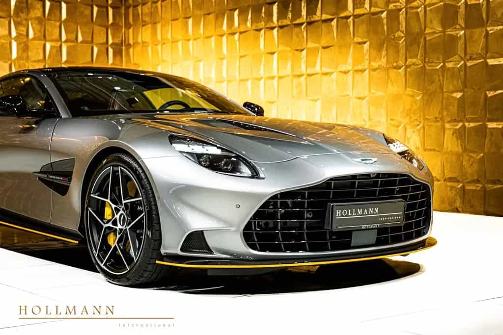 Aston Martin Vanquish Coupe +Carbon+Panoramic+MY26 null-photo-8