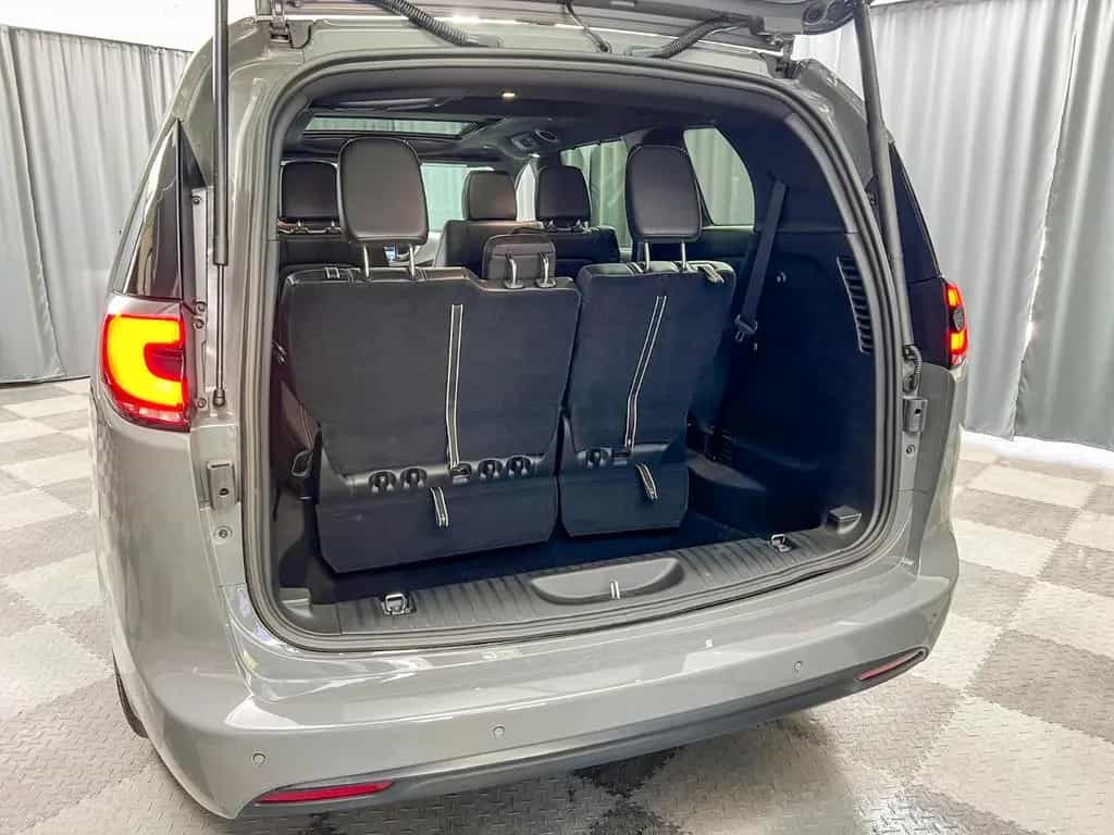 Chrysler Pacifica Select 2026, Leder,7-Sitzer,360°-Kamera null-photo-14