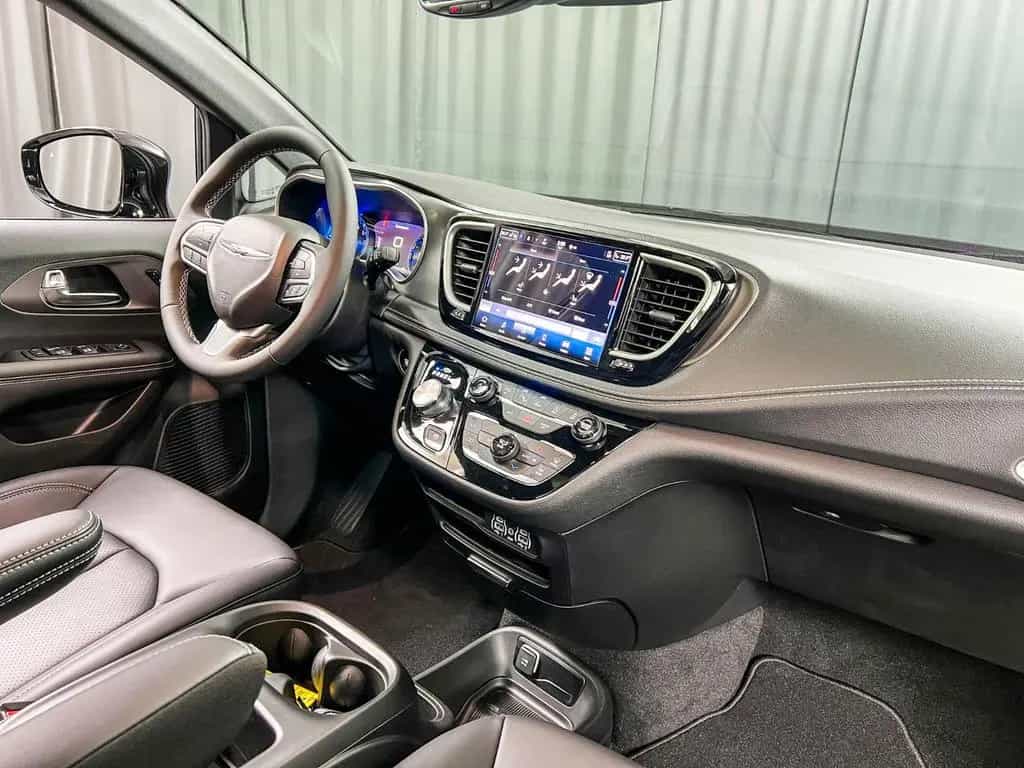 Chrysler Pacifica Select 2026, Leder,7-Sitzer,360°-Kamera null-photo-13