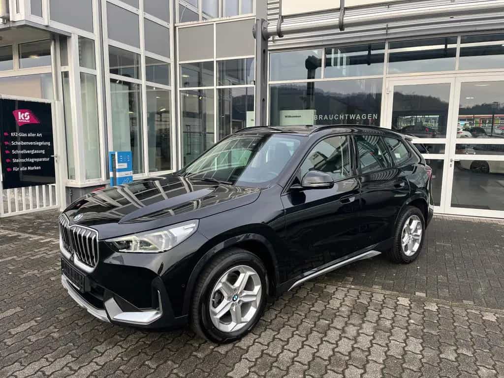 BMW X1 18dA sDrive U11 xLine Sportsitz/AHK/Panorama 02/2023-photo-1