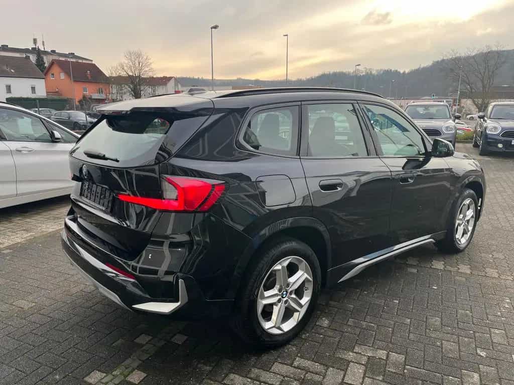 BMW X1 18dA sDrive U11 xLine Sportsitz/AHK/Panorama 02/2023-photo-4