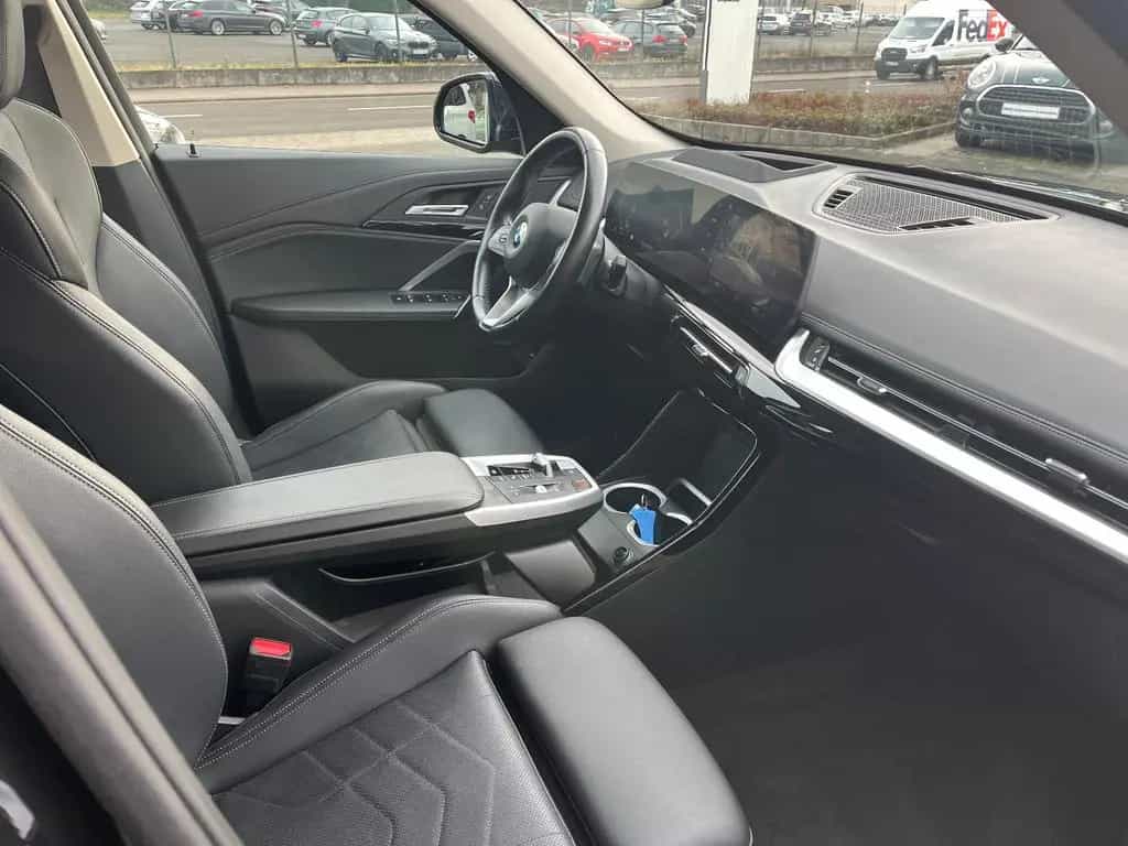 BMW X1 18dA sDrive U11 xLine Sportsitz/AHK/Panorama 02/2023-photo-9