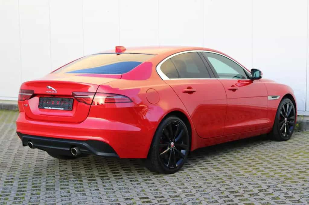 Jaguar XE SE AWD P300 10/2019-photo-15