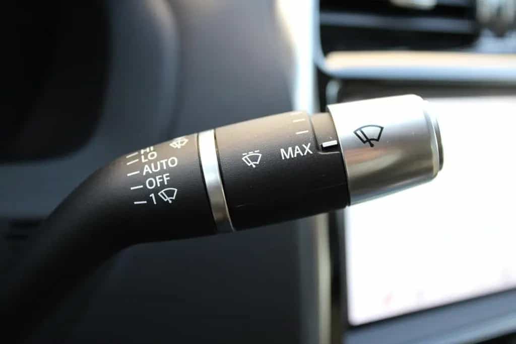 Jaguar XE SE AWD P300 10/2019-photo-25