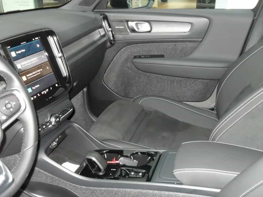Volvo XC40 B4 Plus Black Edition | 360° | Pamora. 03/2025-photo-23