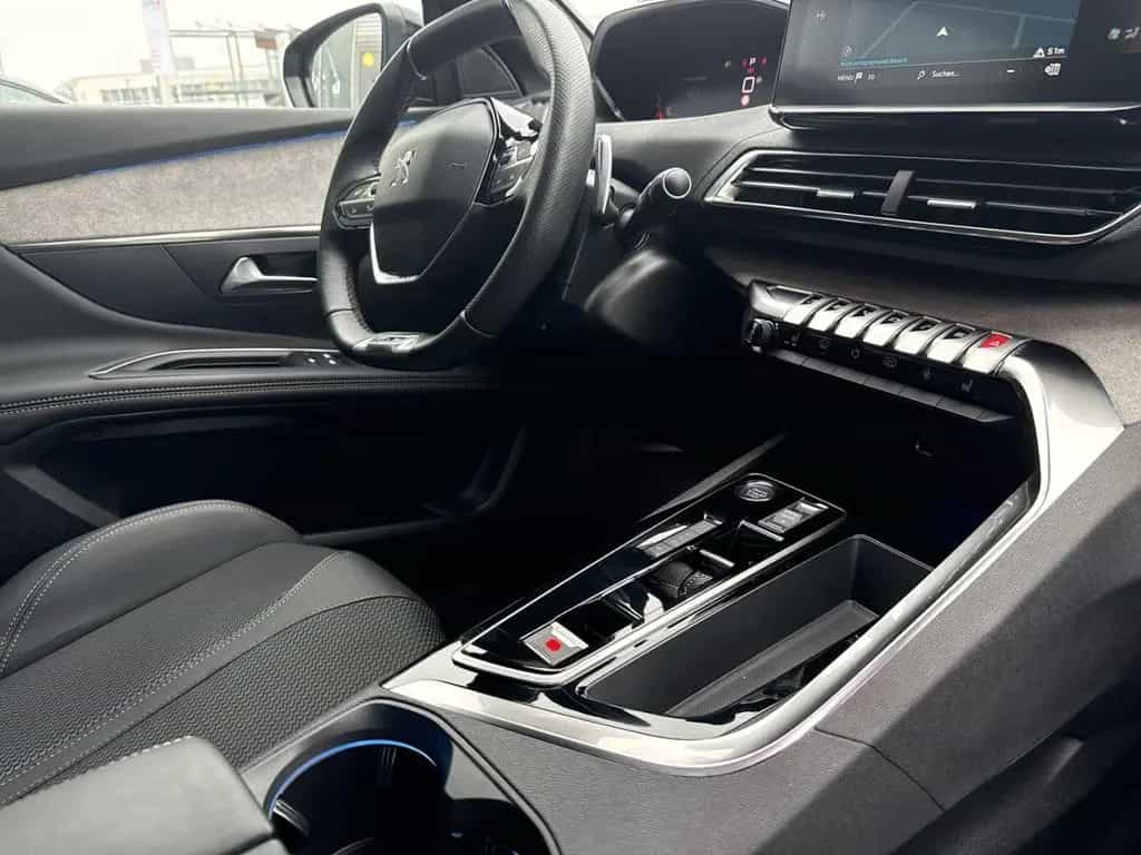 Peugeot 3008 Hybrid 136 GT Navi Digitales Cockpit LED AC 01/2024-photo-18