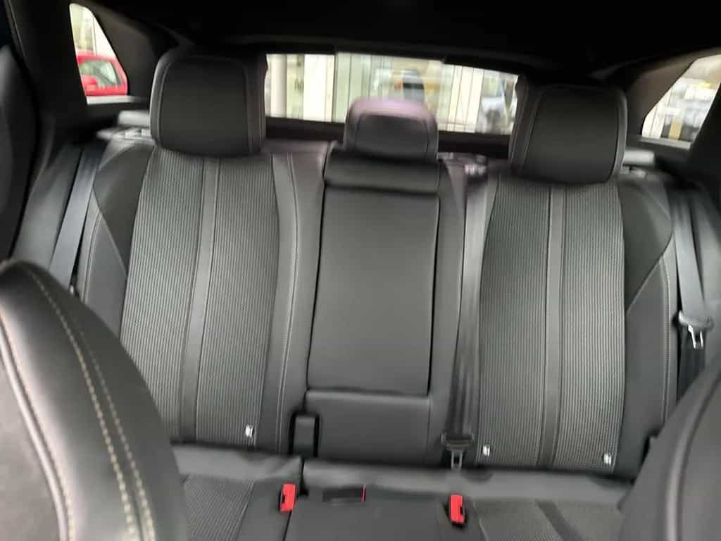 Peugeot 3008 Hybrid 136 GT Navi Digitales Cockpit LED AC 01/2024-photo-21