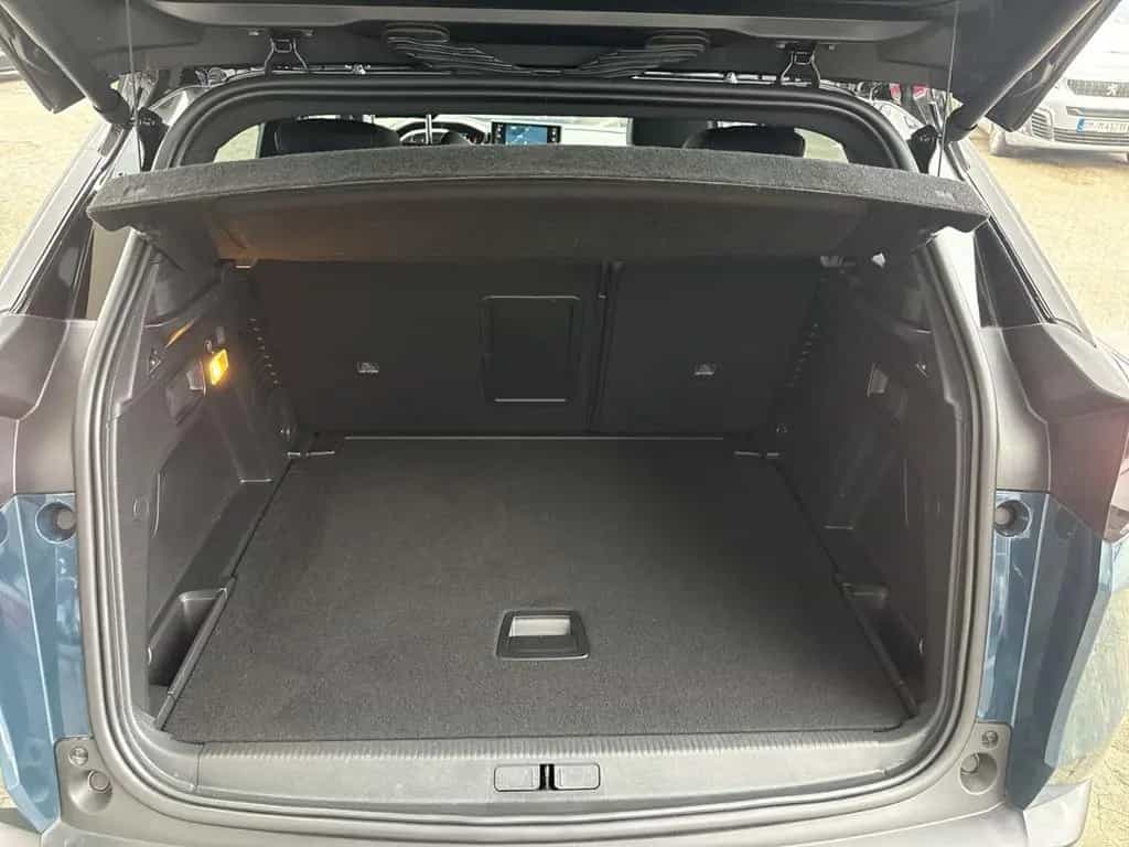 Peugeot 3008 Hybrid 136 GT Navi Digitales Cockpit LED AC 01/2024-photo-23