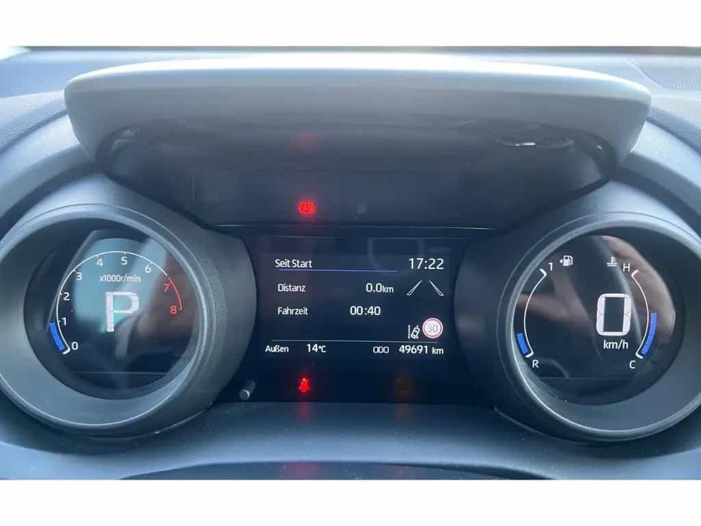 Toyota Yaris 1.5 VVT-iE Automatik Team Deutschland 03/2022-photo-20