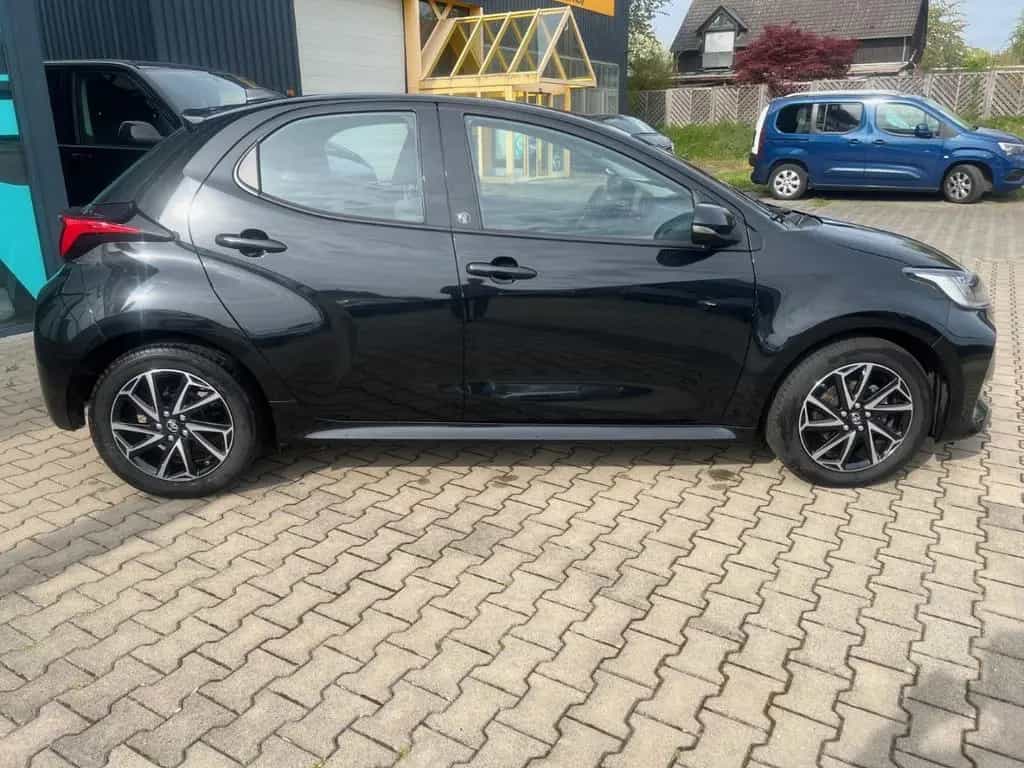 Toyota Yaris 1.5 VVT-iE Automatik Team Deutschland 03/2022-photo-5