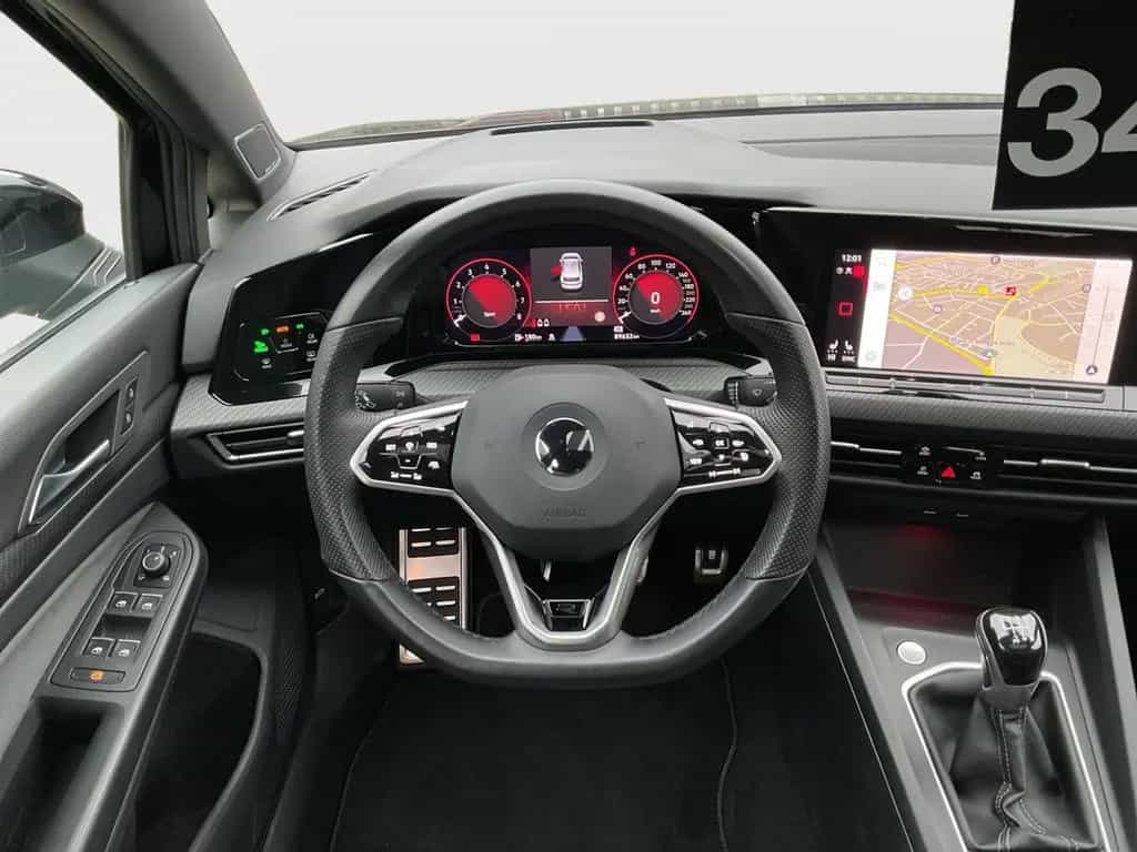 Volkswagen Golf VIII 1.5 TSI R-Line AHK Kamera Pano 01/2021-photo-11