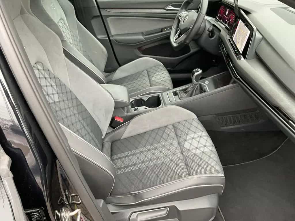 Volkswagen Golf VIII 1.5 TSI R-Line AHK Kamera Pano 01/2021-photo-14