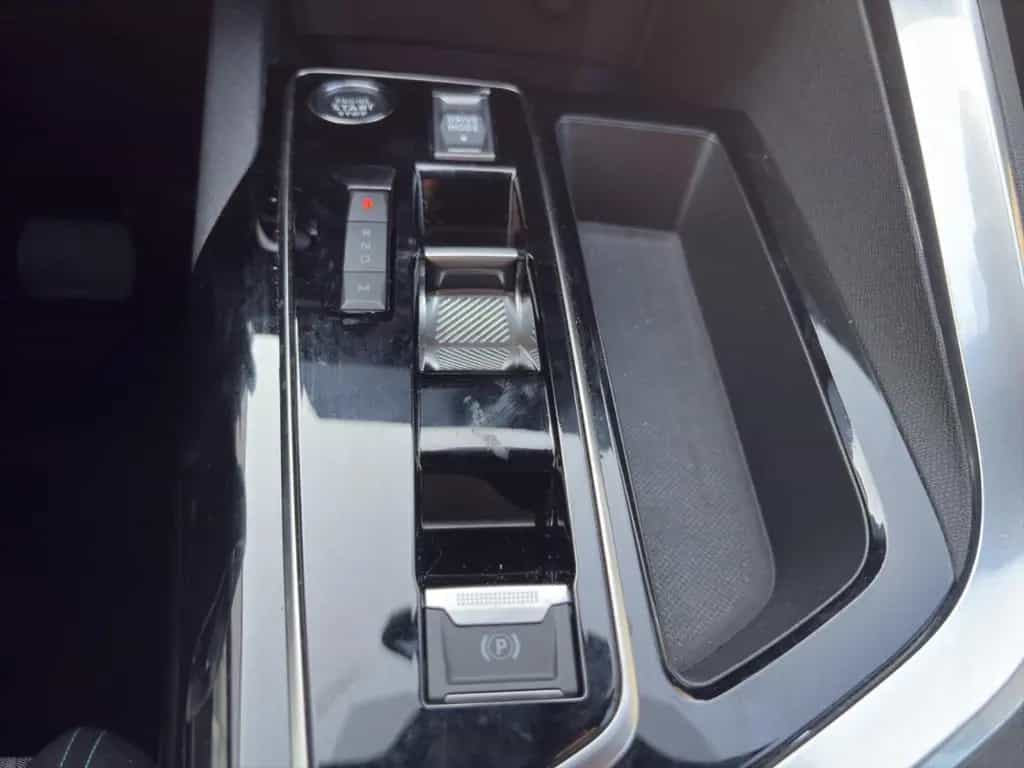 Peugeot 3008 PureTech 130 EAT8 Allure Pack Navi 11/2023-photo-17