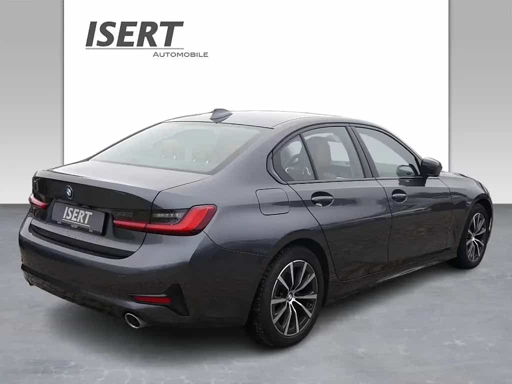 BMW 320 d Lim. Sport Line A. +RFK-LIVE PROF.+DAB 06/2021-photo-1